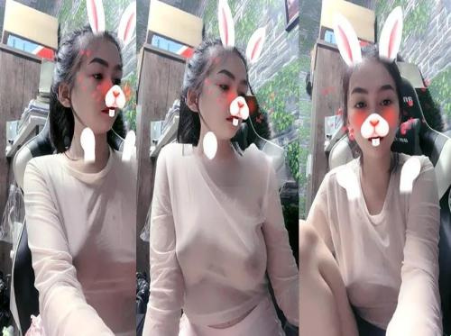 Apakah kalian menyukai payudaraku
