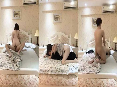 Antar gadis pelajar itu ke hotel....